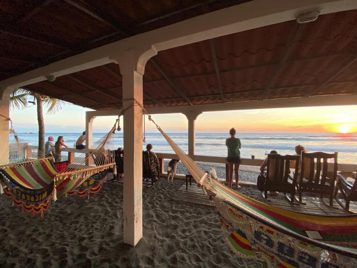 Solid Surf Camp Hostel Nicaragua Transito Экстерьер фото