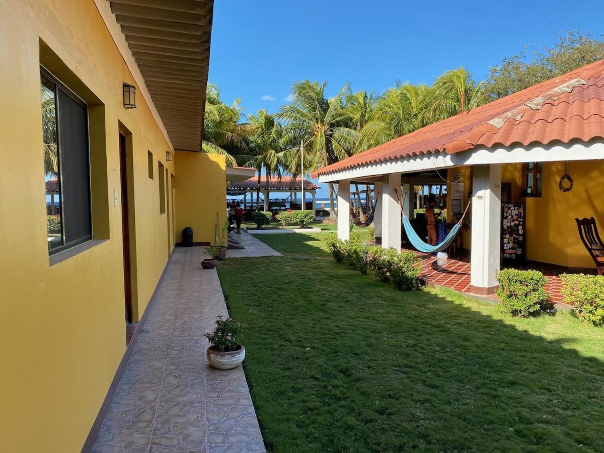Solid Surf Camp Hostel Nicaragua Transito Экстерьер фото